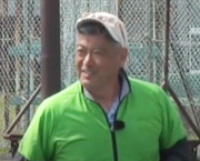 テニス監修者╱堀内晶一教授